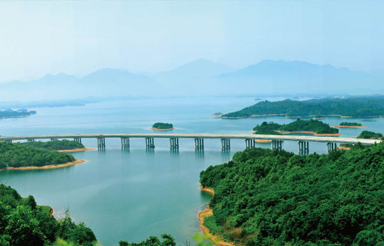 穿越庐山西海的永武高速