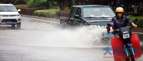 道路积水不断绕行又迷路