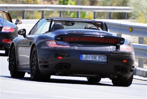 于9月发布 曝保时捷911 turbo敞篷谍照 汽车之家