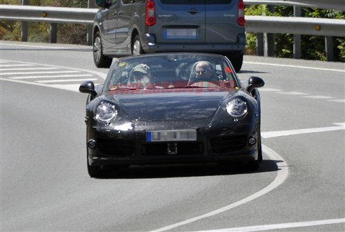 于9月发布 曝保时捷911 turbo敞篷谍照 汽车之家