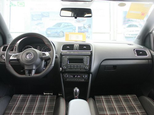 上海大众  POLO1.4TSI 中控台整体