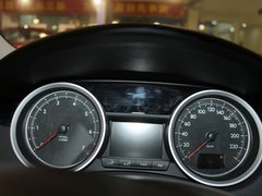 东风标致  标致508 2.0L AT 方向盘后方仪表盘
