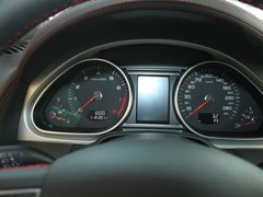 奥迪(进口)  Q7 3.0 TFSI (245kW) 方向盘后方仪表盘
