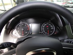 一汽奥迪  Q5 2.0TSI 方向盘后方仪表盘