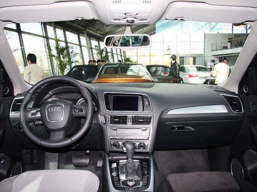 一汽奥迪  Q5 2.0TSI 中控台整体