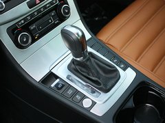 一汽-大众  CC 2.0TSI DSG 挂档把手特写