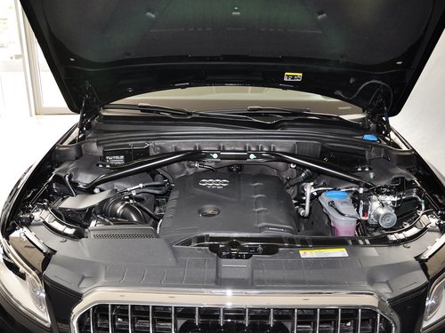 一汽奥迪  奥迪Q5 40 TFSI quattro 发动机局部特写