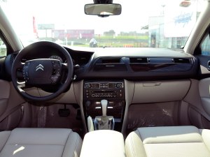 雪铁龙C5 2013款 2.0L 自动尊享型