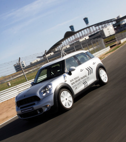 MINI  MINI COUNTRYMAN