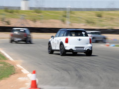 MINI  MINI COUNTRYMAN