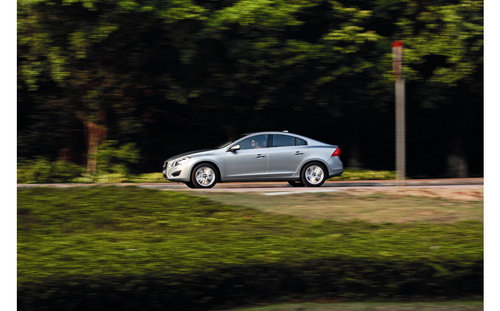 试驾沃尔沃S60 T6与2.0T 华丽的变身