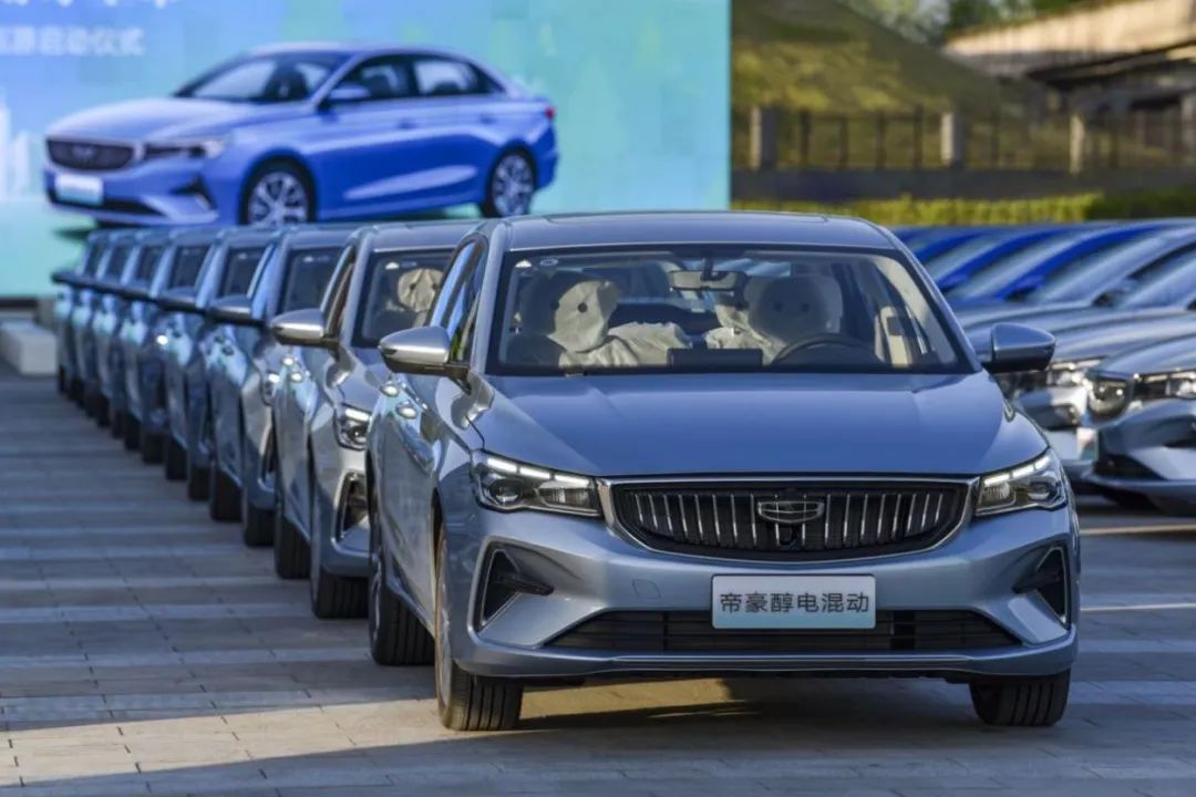 半路杀出个甲醇混动轿车