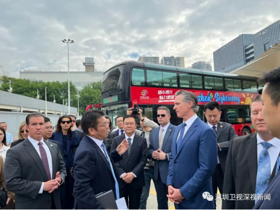 美国加州州长访深，点赞