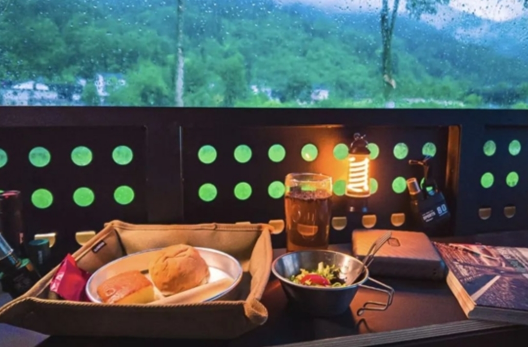 露营车的旅行，要多绚烂