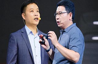 朋友圈互怼升级！何小鹏