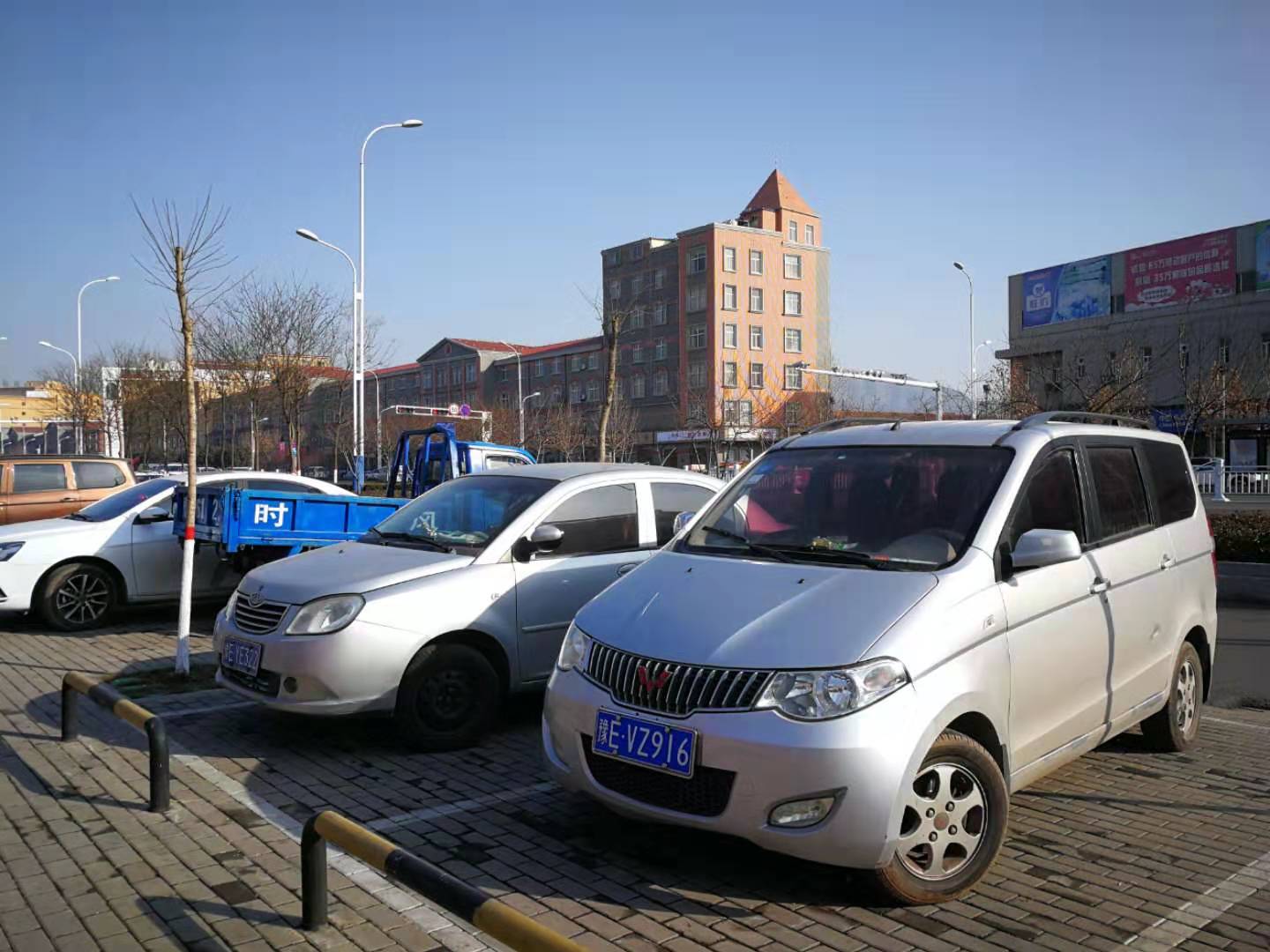 老乡们爱买自主车，SU