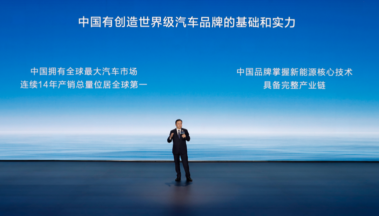 全新里程碑！腾势N7作为比亚迪第500万辆新能源汽车交付至得到App创始人罗振宇1333.png